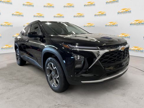 Used 2024 Chevrolet Trax LT w/ Driver Confidence Package image 7