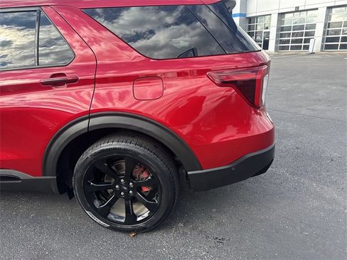 Used 2021 Ford Explorer ST w/ Equipment Group 401A image 7