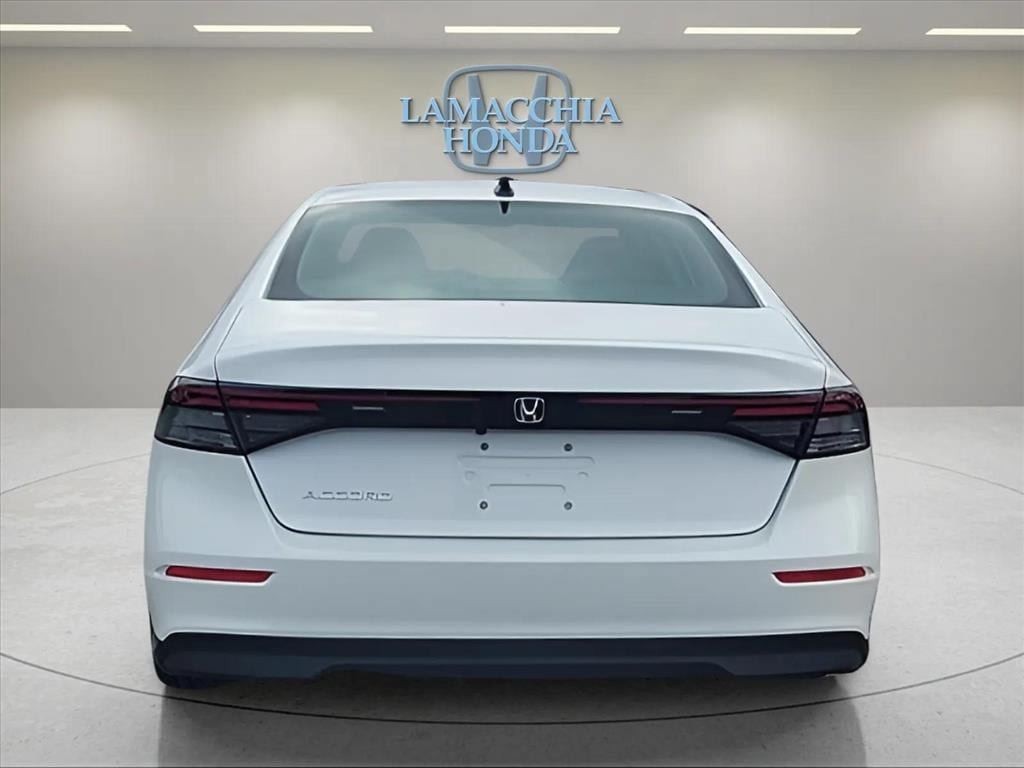 Used 2025 Honda Accord SE image 4