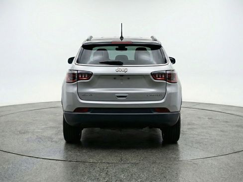 Used 2025 Jeep Compass Limited AWD/4WD image 7