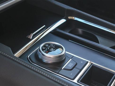 Used 2024 Ford Expedition XLT image 26