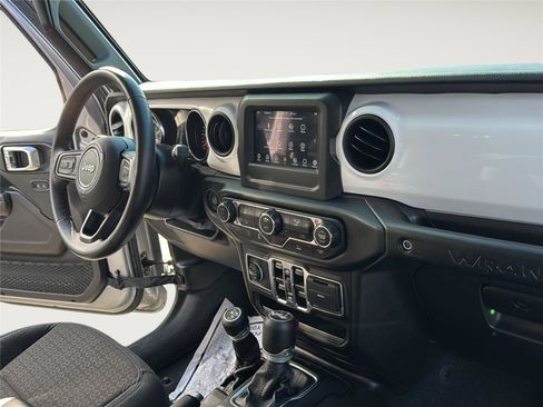 Used 2021 Jeep Wrangler Unlimited Islander image 35