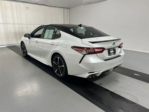 Used 2019 Toyota Camry XSE image 6