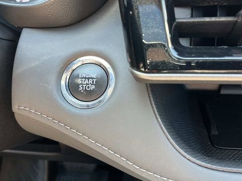 Used 2023 Toyota Highlander XLE FWD image 42