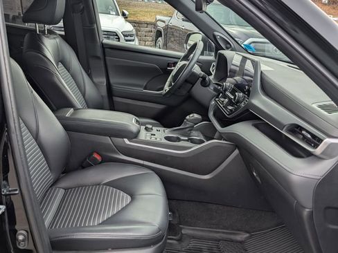 Used 2023 Toyota Highlander XSE image 21