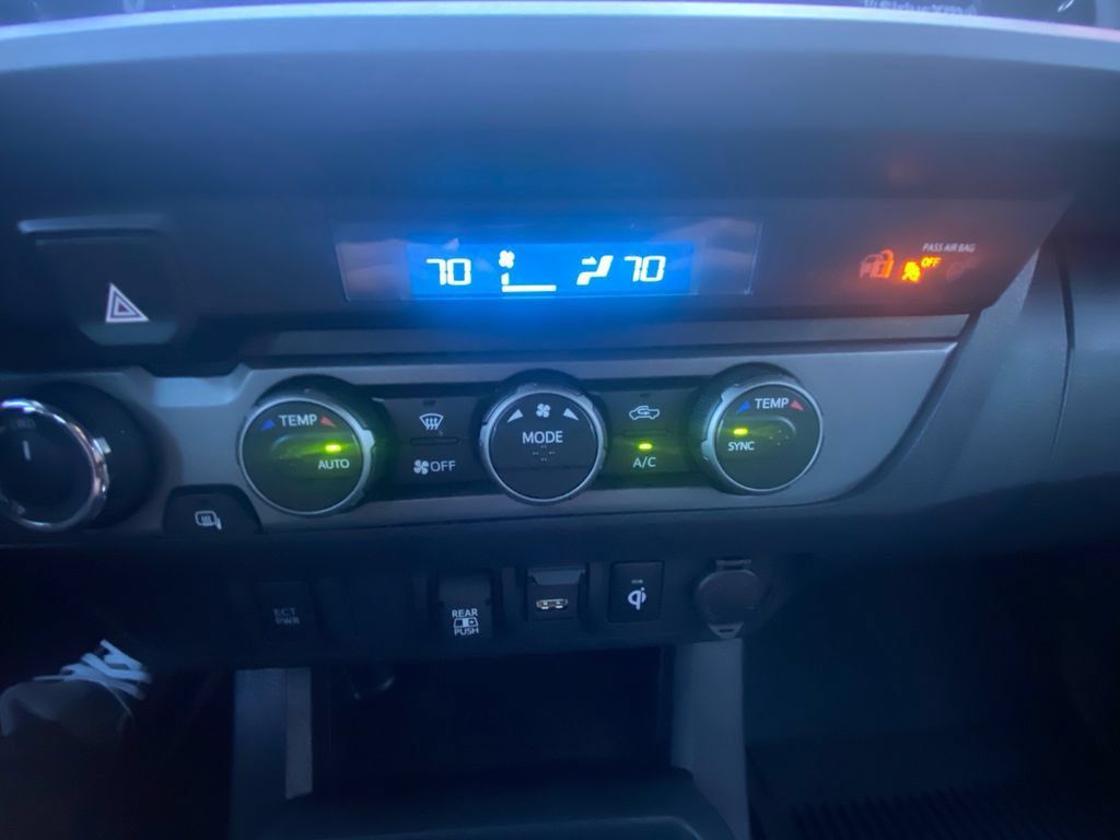 Used 2023 Toyota Tacoma TRD Off-Road AWD/4WD image 23