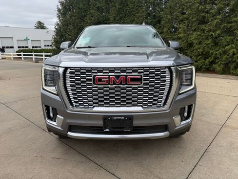 Used 2022 GMC Yukon Denali w/ Denali Premium Package image 7