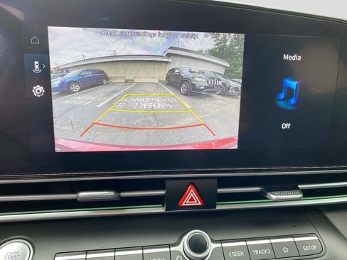 Used 2024 Hyundai Elantra SEL FWD image 14