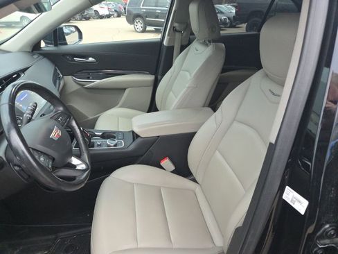 Certified 2019 Cadillac XT4 Luxury image 12