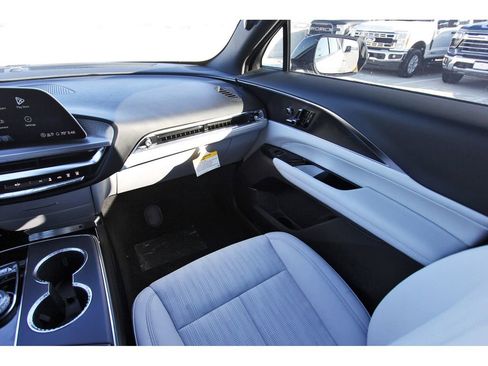 New 2026 Cadillac Lyriq Luxury image 10