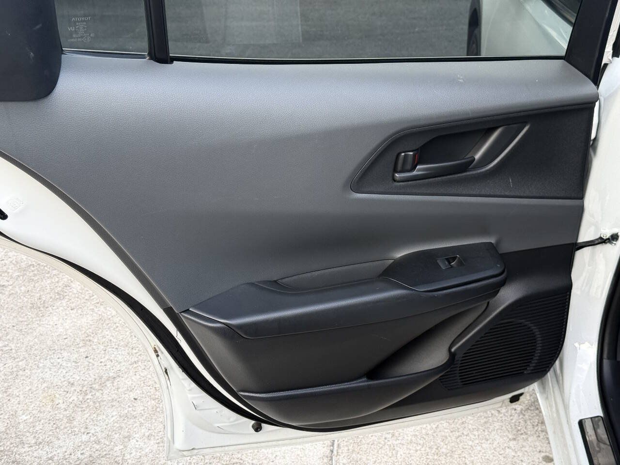 Used 2024 Toyota Prius LE FWD image 15