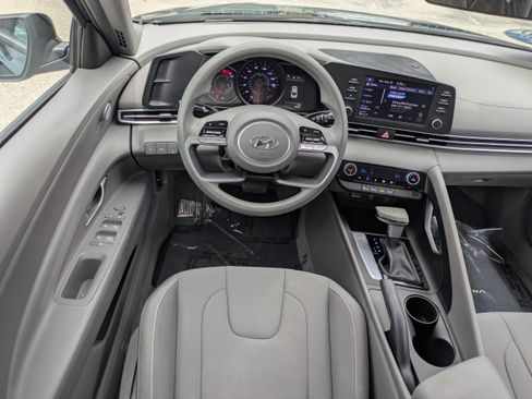 Used 2023 Hyundai Elantra SEL FWD image 15
