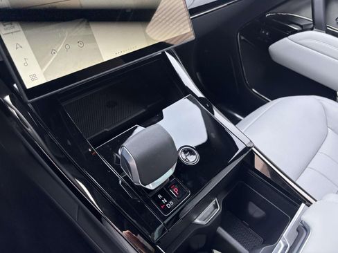 New 2026 Land Rover Range Rover Sport SE AWD/4WD image 17