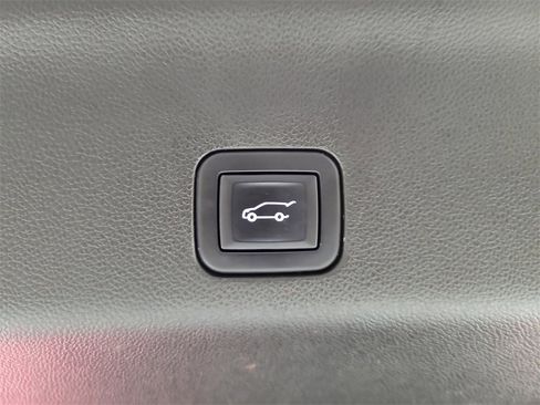 Certified 2023 Cadillac Escalade ESV Premium Luxury image 9