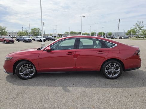 Used 2023 Honda Accord EX image 15