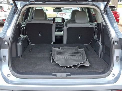 Used 2023 Toyota Highlander XLE image 37