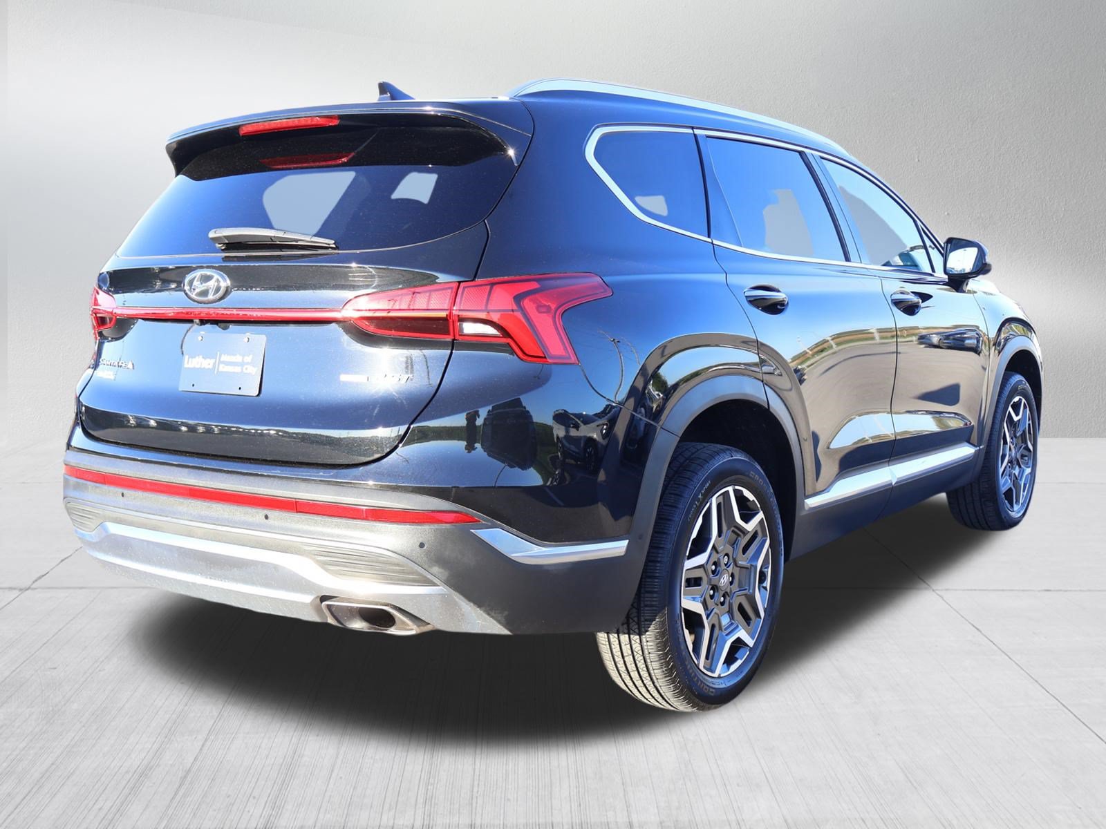 Used 2023 Hyundai Santa Fe Limited w/ Cargo Package AWD/4WD image 7