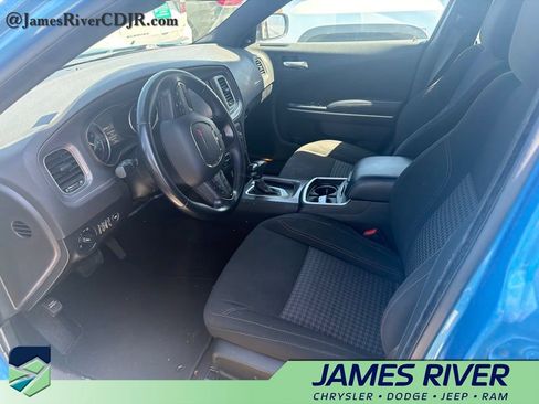 Used 2023 Dodge Charger SXT RWD image 2