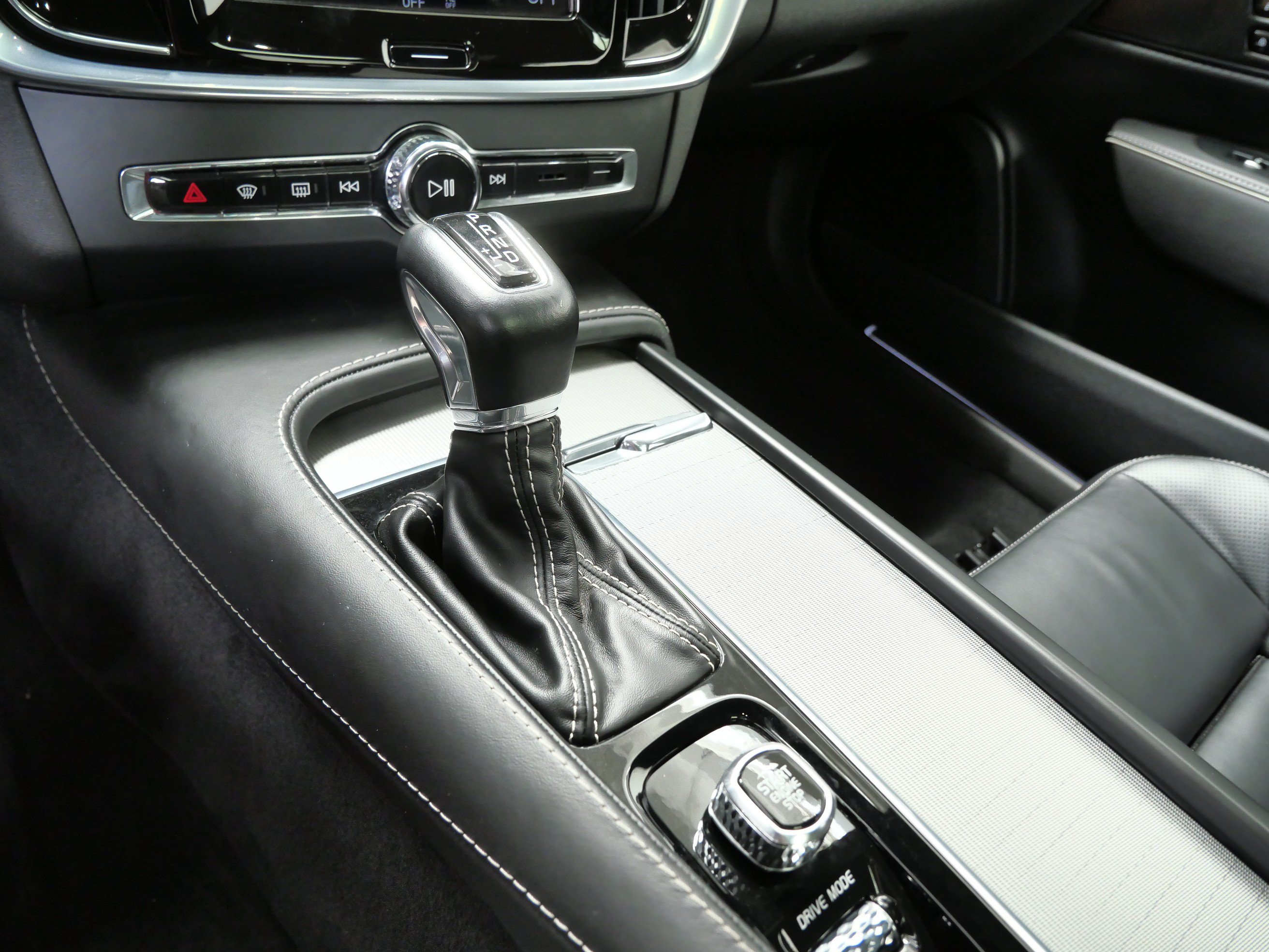 Used 2020 Volvo S90 T6 R-Design AWD/4WD image 21