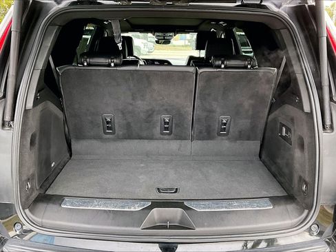 Used 2023 Cadillac Escalade Premium Luxury image 6