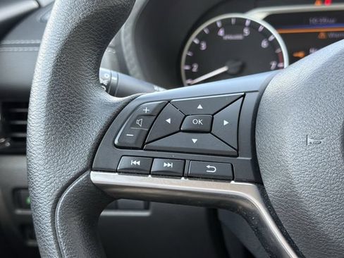 Used 2025 Nissan Sentra SV FWD image 10
