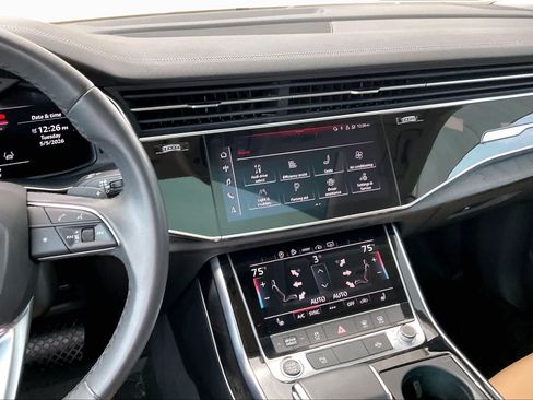 Used 2023 Audi Q8 Premium w/ Convenience Package AWD/4WD image 7