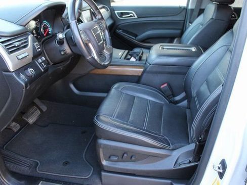 Used 2020 GMC Yukon Denali w/ Enhanced Security Package image 17