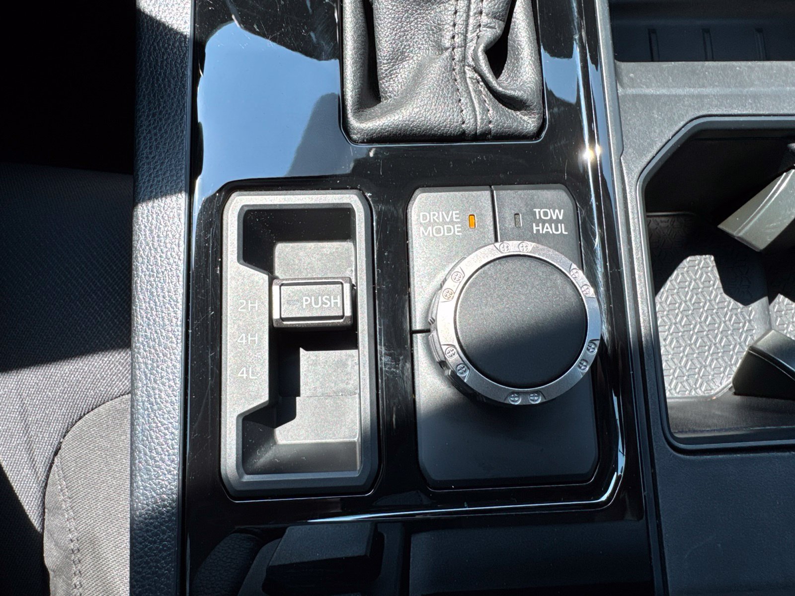 Used 2024 Toyota Tundra SR5 w/ SR5 Convenience Package AWD/4WD image 21