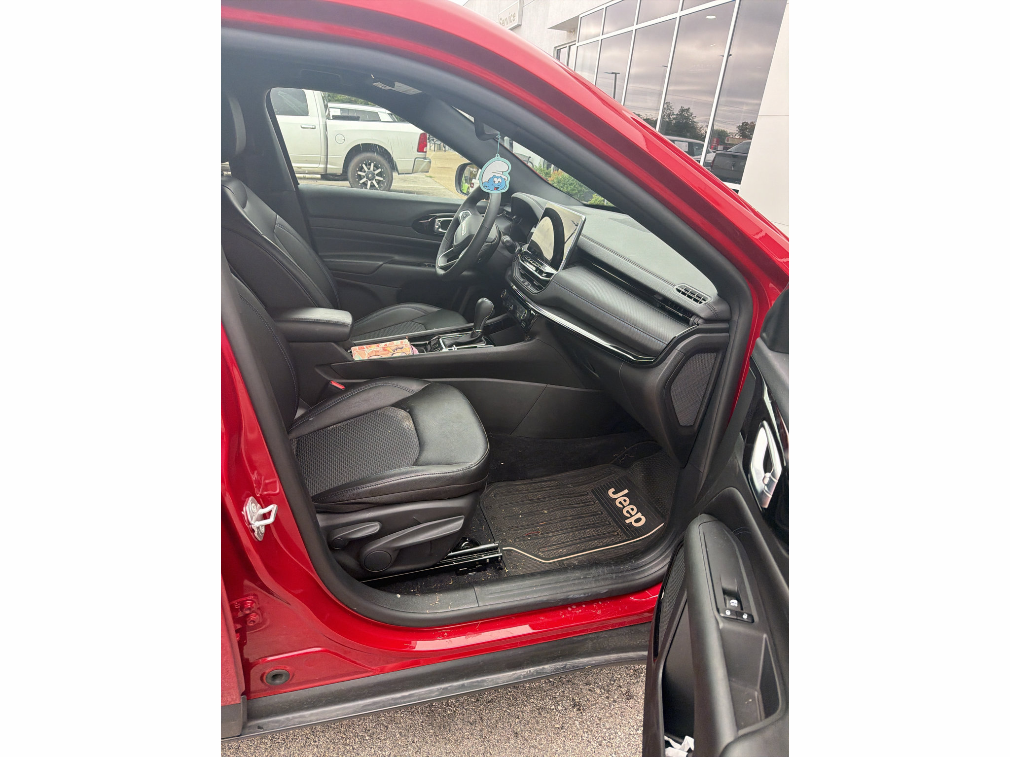 Used 2026 Jeep Compass Latitude AWD/4WD image 9