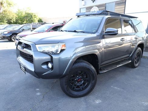Used 2015 Toyota 4Runner SR5 AWD/4WD image 3