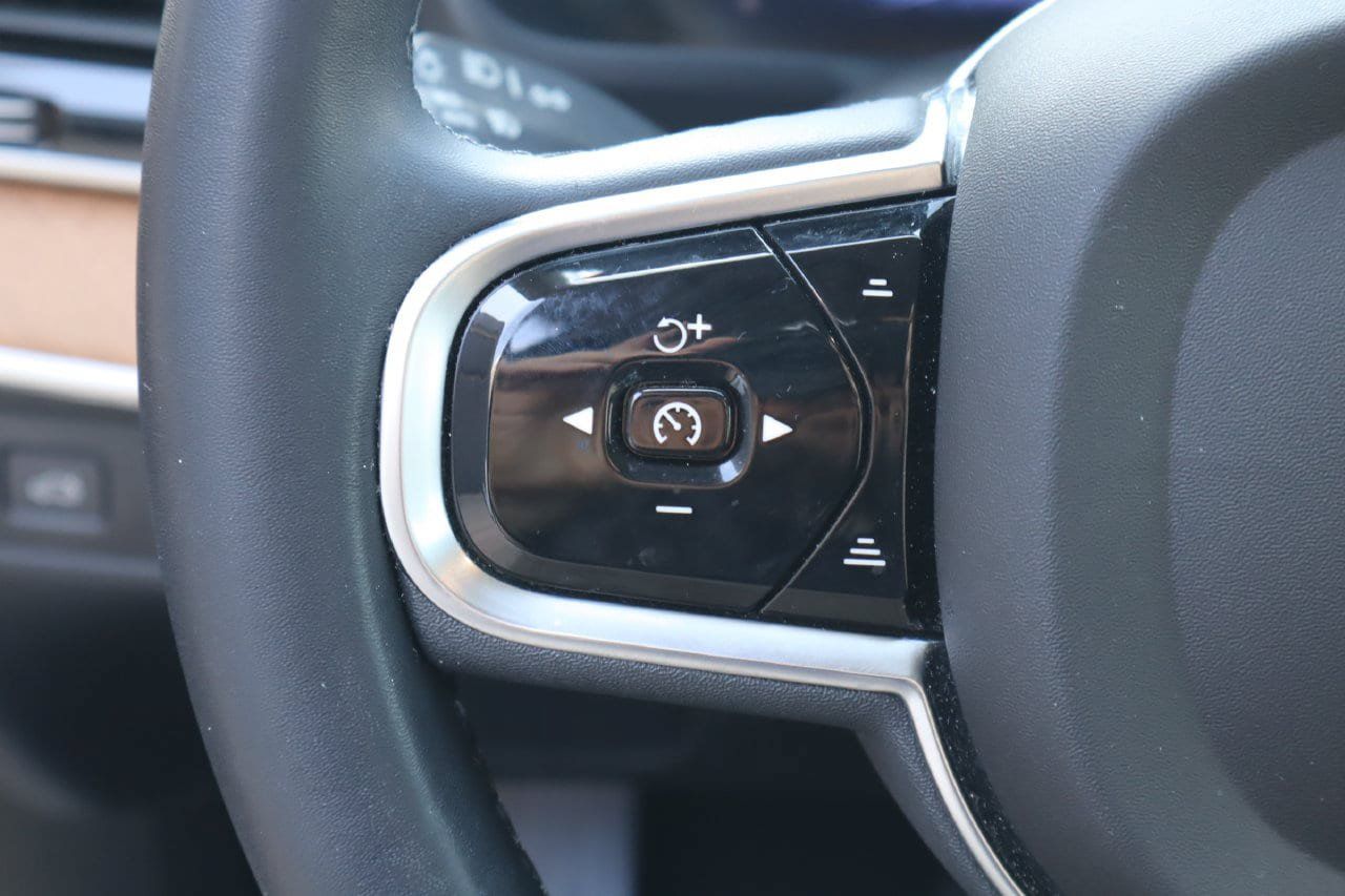 Used 2023 Volvo XC90 B6 Plus w/ Protection Package Premier AWD/4WD image 15