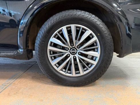 Used 2022 Nissan Armada SL w/ Captain's Chairs Package AWD/4WD image 9
