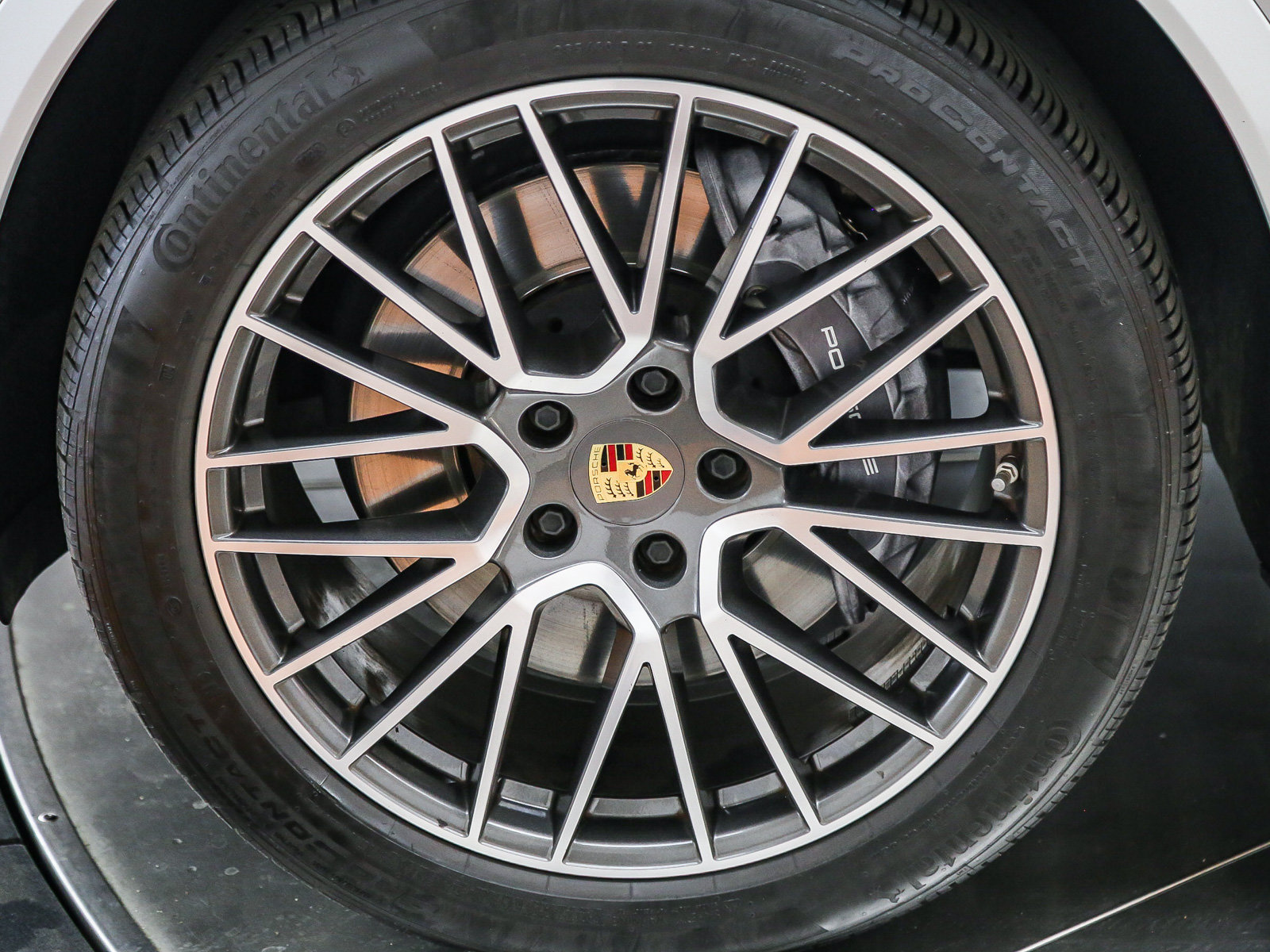 Certified 2023 Porsche Cayenne AWD/4WD image 13