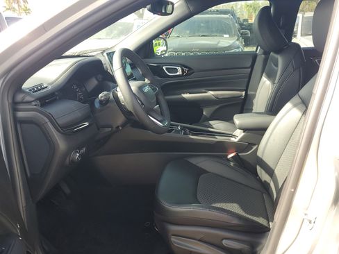 New 2026 Jeep Compass Latitude image 7