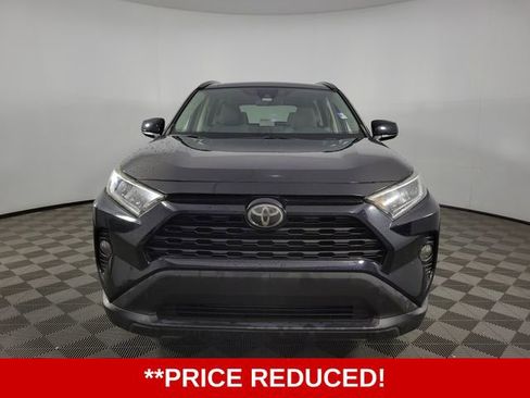 Used 2020 Toyota RAV4 XLE w/ Convenience Package image 2