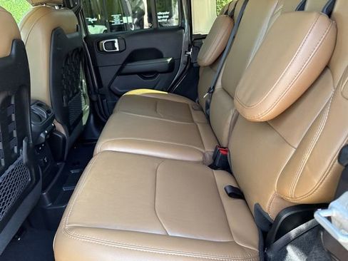 Used 2023 Jeep Wrangler Unlimited Rubicon 4xe image 14