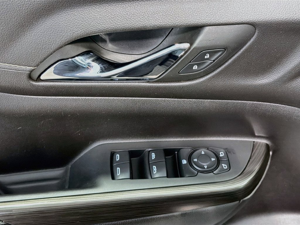 Used 2023 GMC Acadia SLT FWD image 19