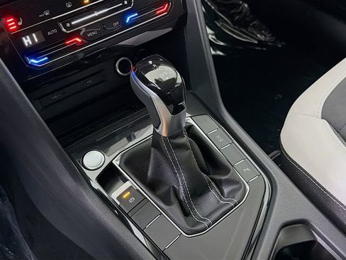 New 2026 Volkswagen Taos SE image 17