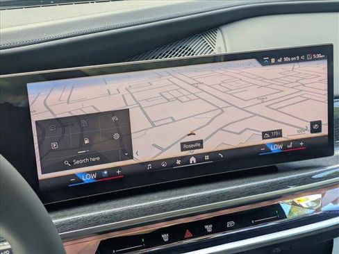 New 2026 BMW 750e xDrive image 13