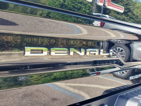 Used 2024 GMC Sierra 1500 Denali RWD image 8