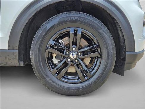 Used 2021 Ford Explorer XLT RWD image 23