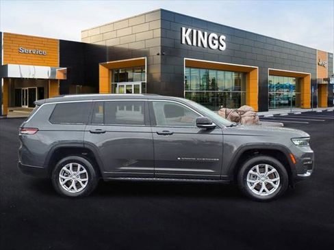 Certified 2022 Jeep Grand Cherokee L Limited w/ Luxury Tech Group II image 8