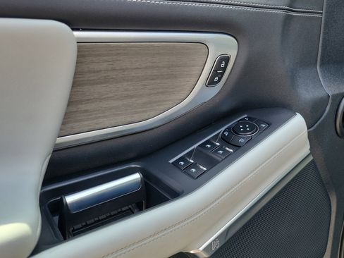 Certified 2025 Ford Expedition Max Platinum w/ Driver's Package image 20