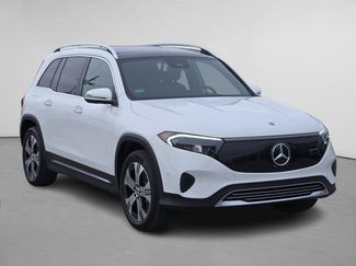 Used 2024 Mercedes-Benz EQB 300 4MATIC video 1