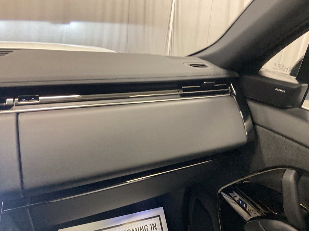 Used 2025 Land Rover Range Rover Sport SE AWD/4WD image 27