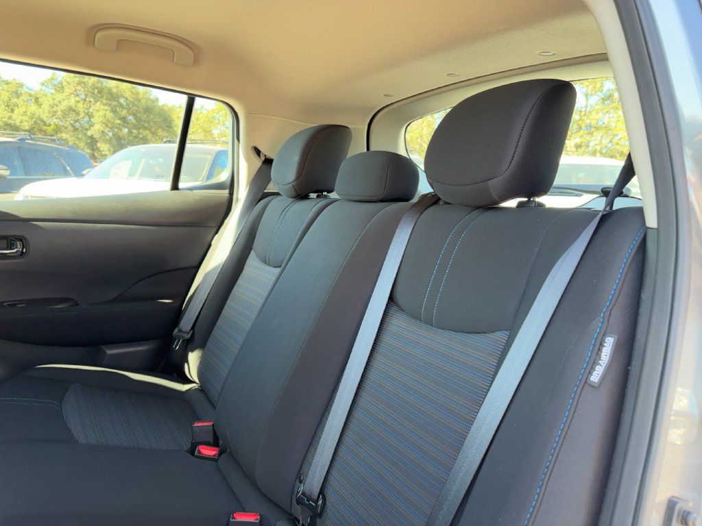Used 2025 Nissan Leaf S FWD image 27
