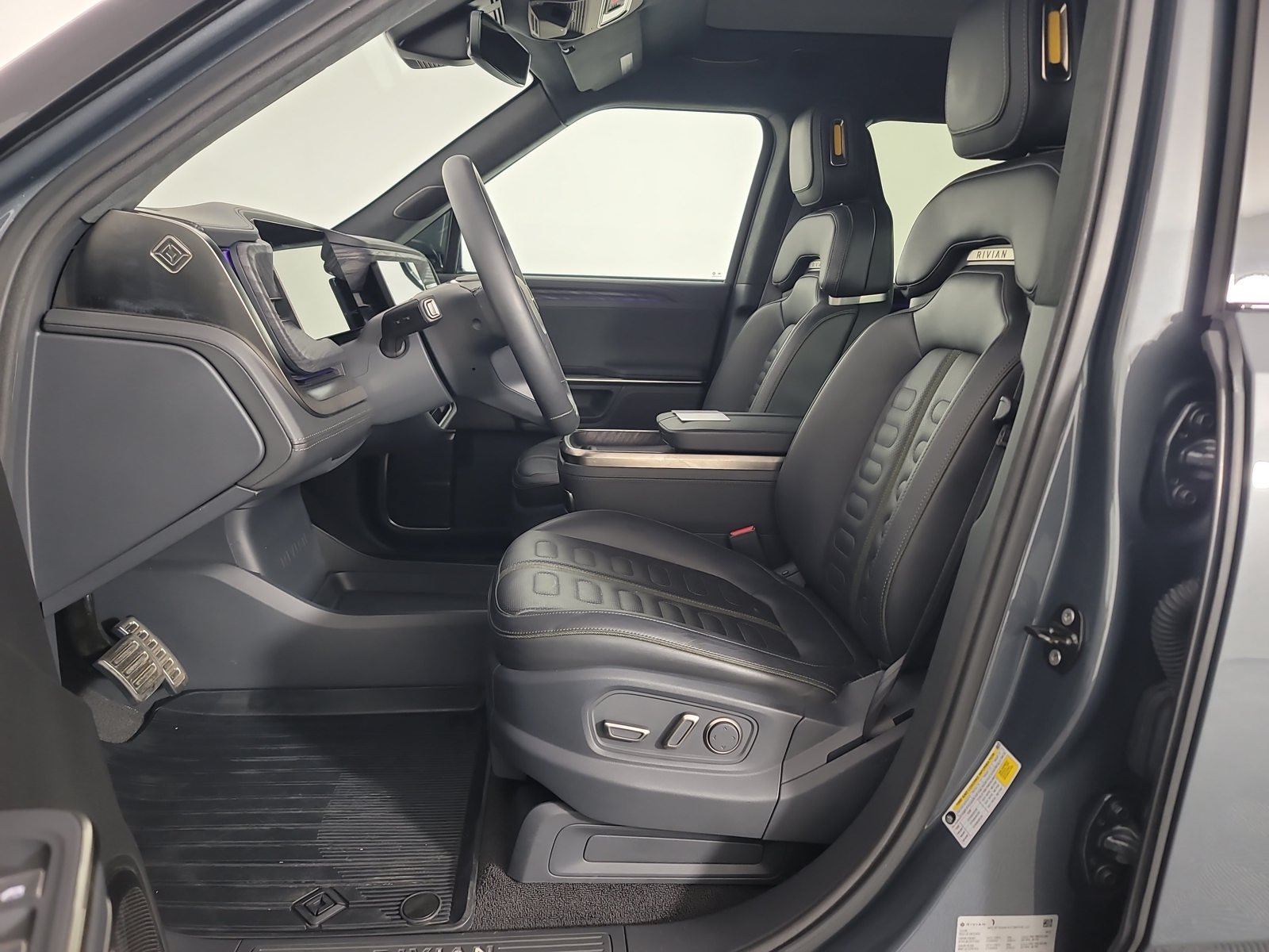 Used 2022 Rivian R1T Adventure AWD/4WD image 20