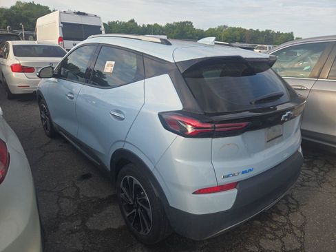 Used 2023 Chevrolet Bolt EUV Premier w/ Sun & Sound Package FWD image 3