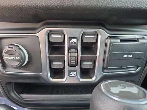Used 2024 Jeep Wrangler Unlimited Sport AWD/4WD image 16