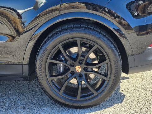 Certified 2025 Porsche Cayenne image 15
